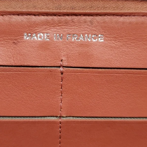 CHANEL shiny patent/quilted leather wallet - Picture 10 of 10